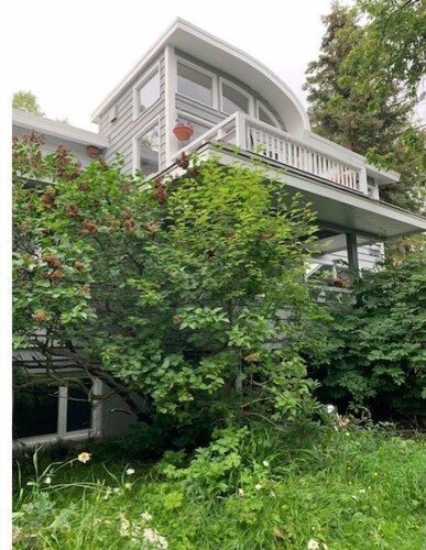 Historic  Downtown 2BR large Apt near Ocean