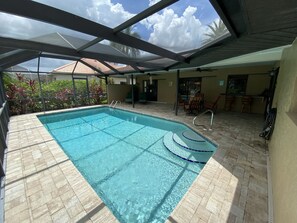 Piscine extérieure, piscine chauffée