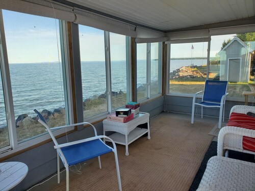 Cute Waterfront House on Lake Superior