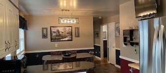 Willow Acres Retreat near outlets, shows and restaurants.