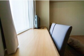1 bedroom, desk, free WiFi, bed sheets