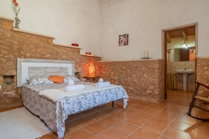 2 chambres, fer et planche Ă repasser, Wi-Fi gratuit, draps fournis