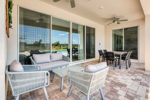 Outdoor dining - Rent Your Own Exclusive Villa with Large Private Pool on Encore Resort at Reunion (Orlando)