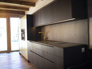Fridge, dishwasher, cookware/dishes/utensils