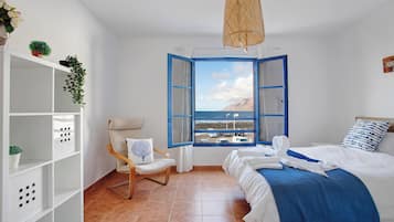 4 bedrooms, iron/ironing board, free WiFi, bed sheets