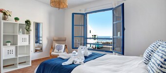 Vacation Home Casa Vivo Near the Beach with Sea View