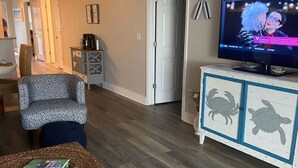 Interior - 2bed/bath condo steps from the Beach. Sleeps 6-8 (Mexico Beach)