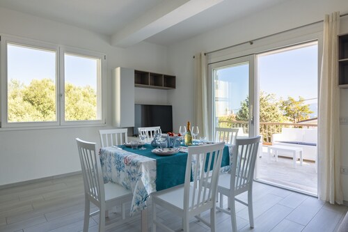 Vacation Home "Cala Gonone 2 near the Beach with Sea & Mountain View, Wi-Fi & Terrace
