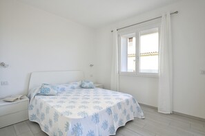 2 chambres, fer et planche à repasser, accès au Wi-Fi (inclus)