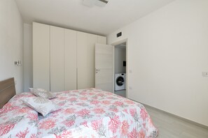 1 bedroom, iron/ironing board, free WiFi, bed sheets - Vacation Home Cala Gonone near the Beach with Sea & Mountain View, A/C, Wi-Fi & Terrace (Cala Gonone)