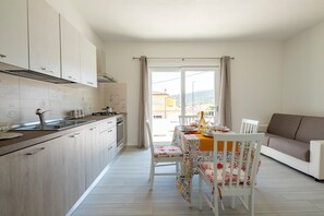 Dining - Vacation Home Cala Gonone near the Beach with Sea & Mountain View, A/C, Wi-Fi & Terrace (Cala Gonone)