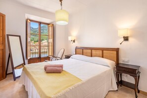3 bedrooms, iron/ironing board, free WiFi, bed sheets - Holiday Home Casa Tramuntana with Mountain View, Wi-Fi, Garden & Terrace (Sóller)