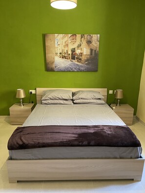 1 soverom, strykejern/-brett, wi-fi og sengetøy