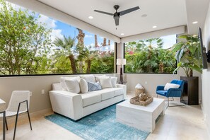 Smart TV, fireplace, offices