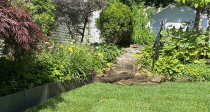 Beautiful updated home-best downtown neighborhood-walk to everything