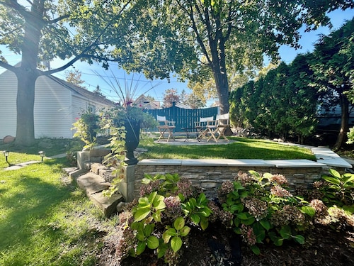 Beautiful updated home - best downtown neighborhood - walk to everything