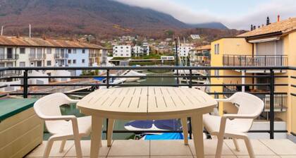 Tasman S12/2 by Interhome