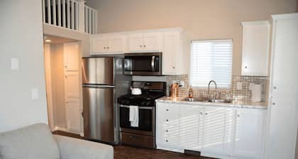 Balanced Rock Cabin #05