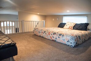 1 bedroom, desk, travel cot, free WiFi