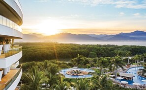 Piscina coberta i piscina a l'aire lliure 