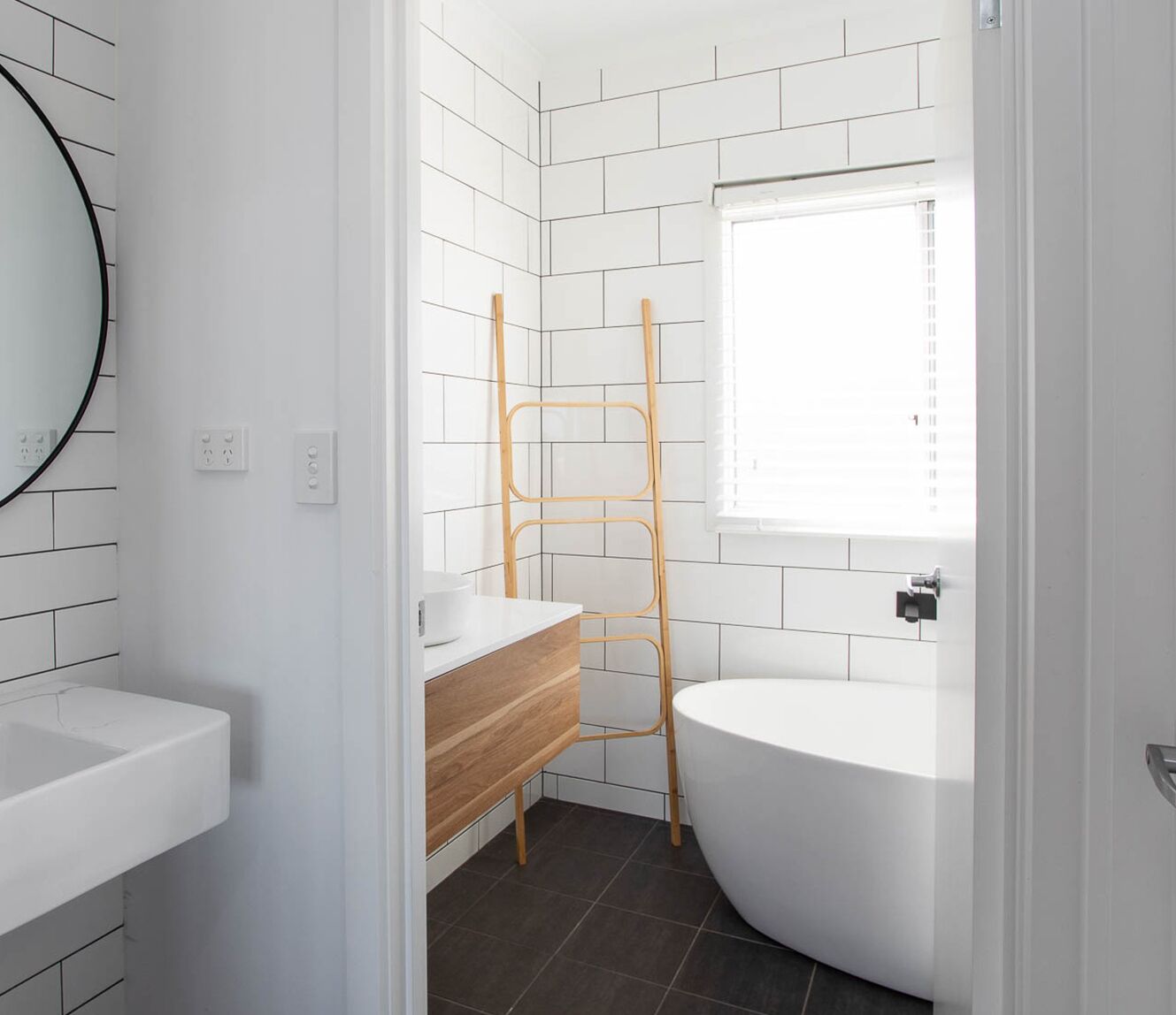 Ultimate in Middleton Coastal Style with Views – Sleeps 10 — image 18