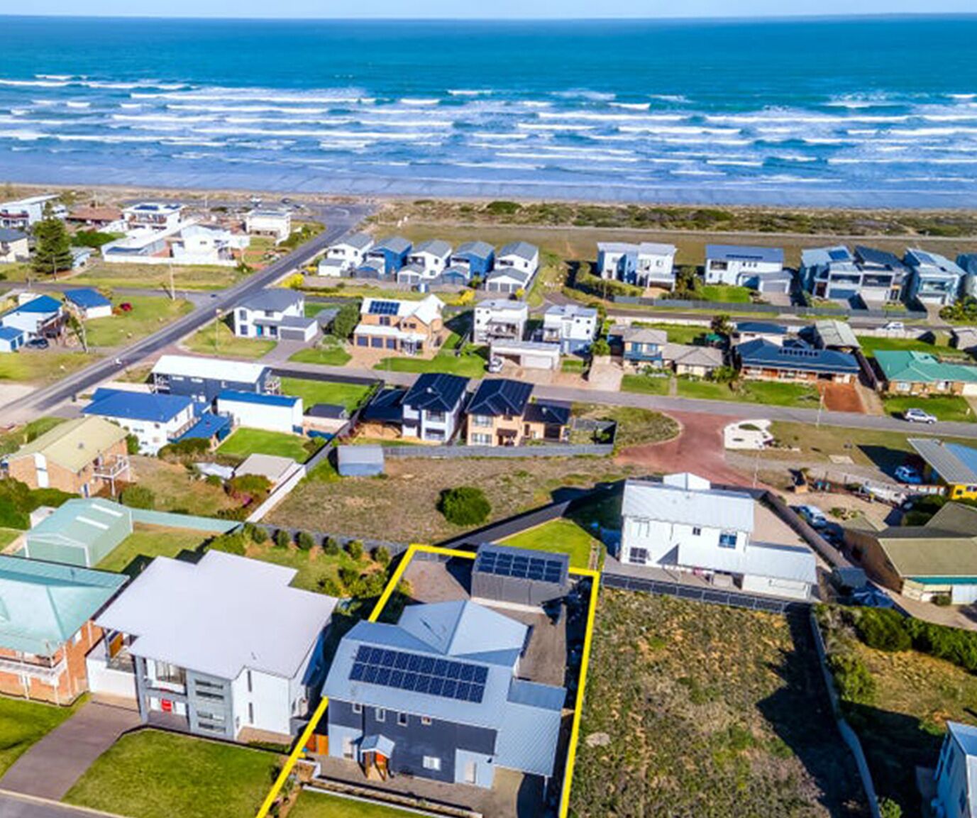 Ultimate in Middleton Coastal Style with Views – Sleeps 10 — image 23