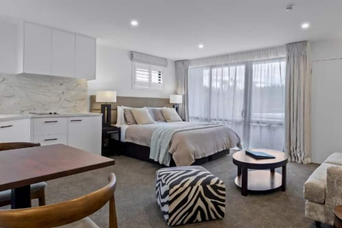 1 bedroom, premium bedding, down duvets, pillow-top beds