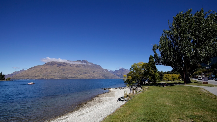 Queenstown House Lakeside Apartments