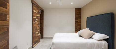 5 Schlafzimmer, Bügeleisen/Bügelbrett, Reisekinderbett, WLAN