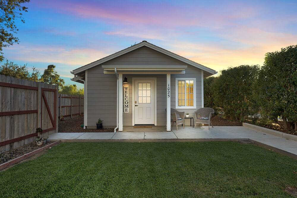 Spacious One bedroom Guest House centrally located in the Santa Ynez Valley