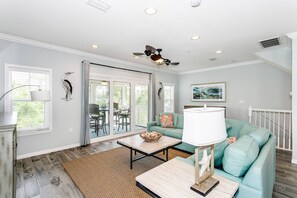 Smart TV - Snow Birds Welcome! | Screened Balcony | 18-Hole Golf | Private Beach Club | Pools (Pensacola)