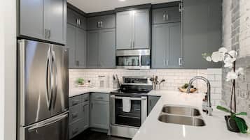 Fridge, microwave, oven, stovetop