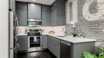 Fridge, microwave, oven, stovetop