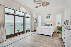 4 bedrooms, iron/ironing board, WiFi, bed sheets - Rare Luxe Waterfront Find! Stay 4/25-4/28 or 6/14-6/21 |Huge Infinity Pool & Hot Tub |Golf Carts (Pensacola Beach)