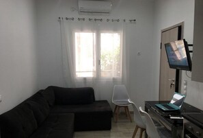 Classic Apartment | Living area - Beautiful Pedestrian (Athens)