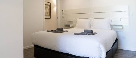 2 chambres, fer et planche à repasser, lit parapluie, Wi-Fi