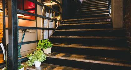 Kalakaua Inn The Kitchen Hostel Ao