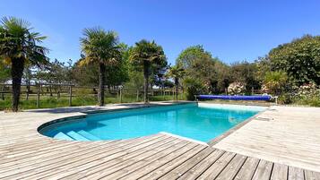 Piscine extérieure, piscine chauffée