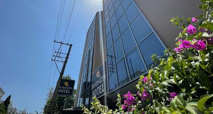Seven City Hotel