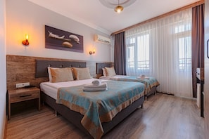 Standard Triple Room | Free WiFi, bed sheets - Seven City Hotel (Antalya)
