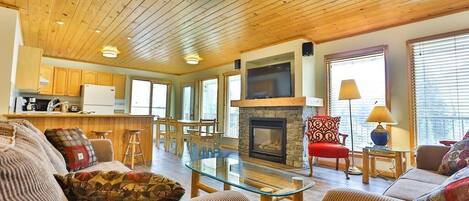 TV, fireplace