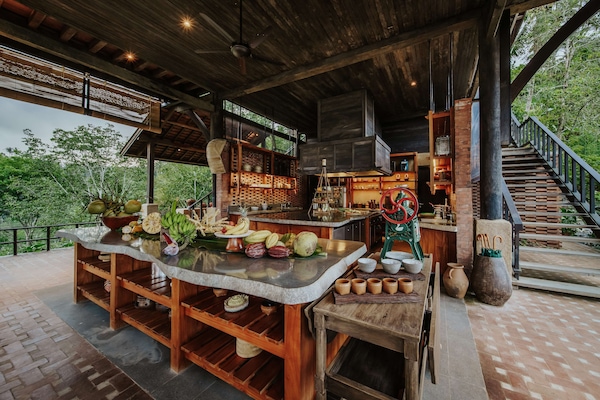 Termasuk sarapan bufet setiap hari