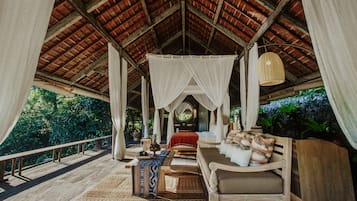 Rainforest Pool Bale | 1 bedroom, minibar, in-room safe, bed sheets