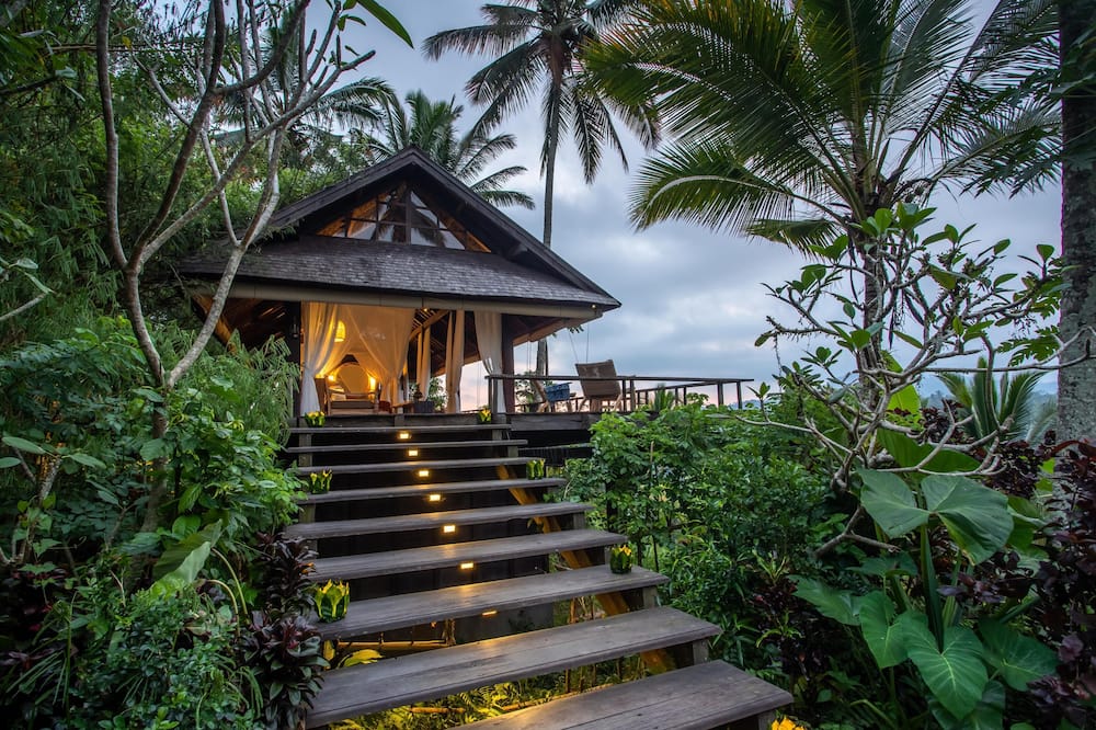 Buahan, A Banyan Tree Escape