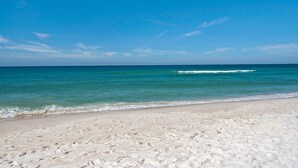 Beach - Private Balcony~ Pool~Grills~3BR Long Beach Resort #2-201 (Panama City Beach)