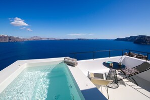 Infinity pool