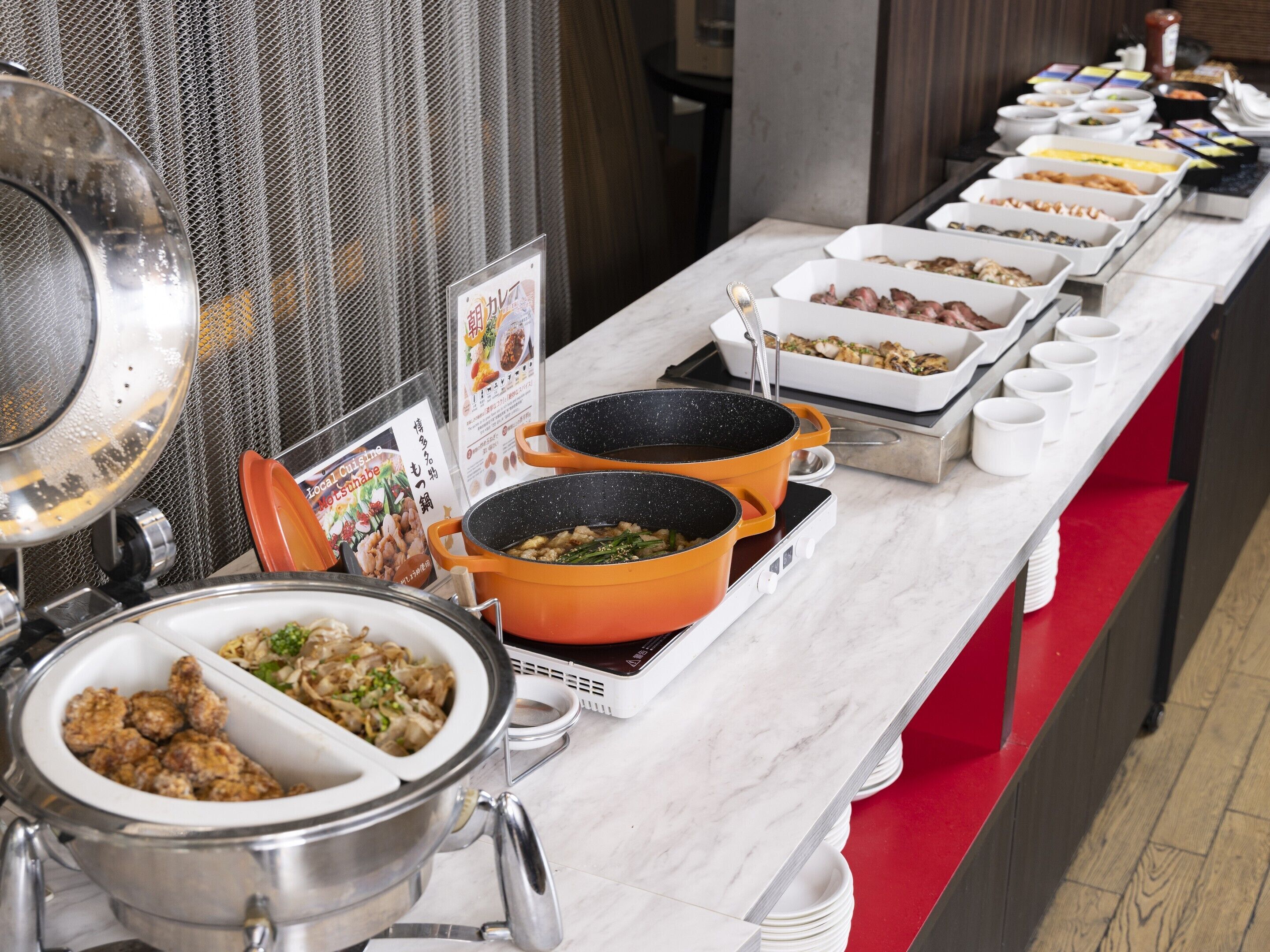 daily buffet breakfast (jpy 2000 per person)