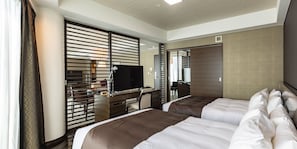 豪華套房, 非吸煙房 | 羽絨被、書桌、筆電工作空間、遮光布/窗簾