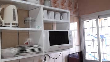 Fridge, microwave, oven, coffee/tea maker