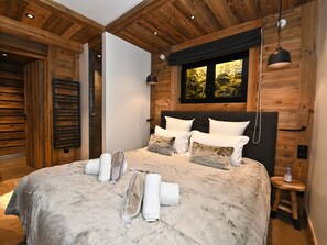 5 bedrooms, free WiFi, bed sheets